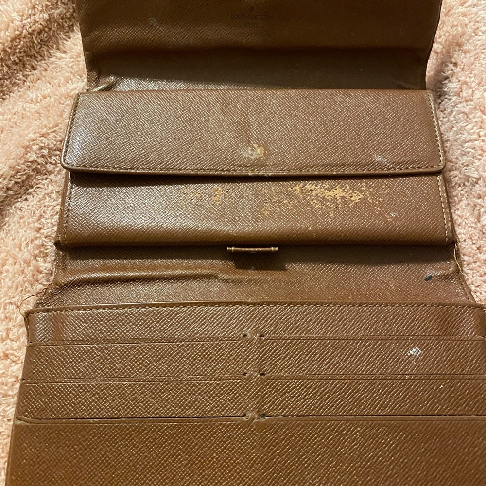 Louis Vuitton wallet!! - Picture 8 of 8